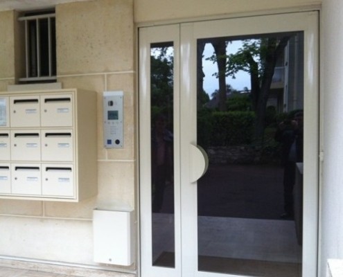 Porte d'allées d'immeubles - Service régies lyon