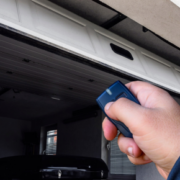Article 82 : Installation de porte de garage : pour un confort durable Article 82 : Installation de porte de garage : pour un confort durable